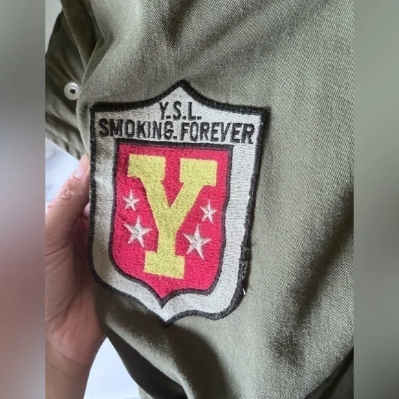 Yves Saint Laurent - Picture 3 of 12